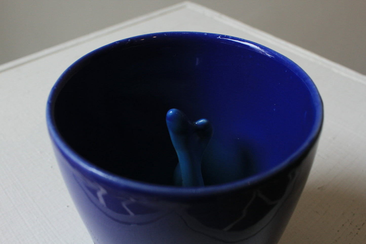 Taza Clavado de Adriana Marmorek