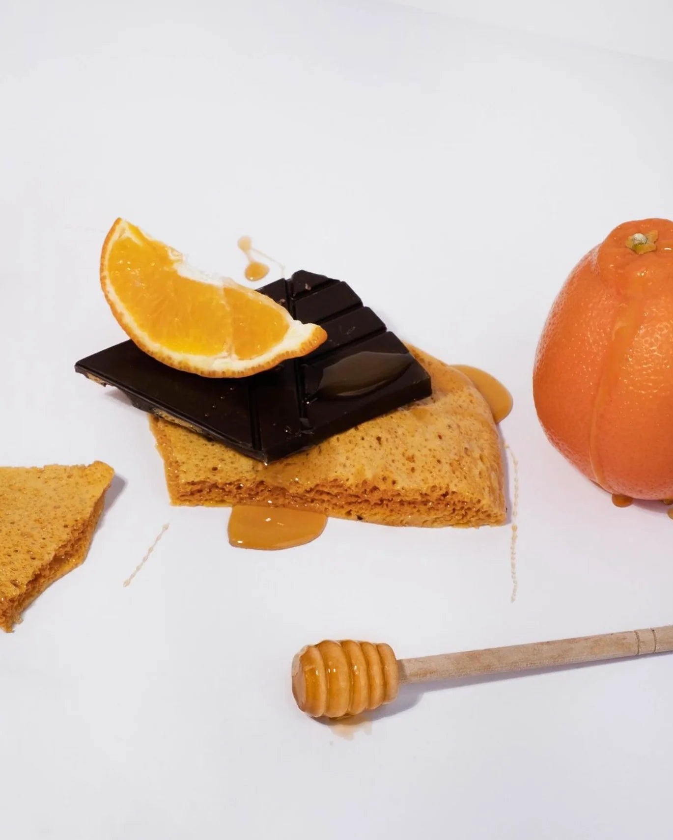 Ana Mercedes Hoyos x VAST | Orange Honeycomb