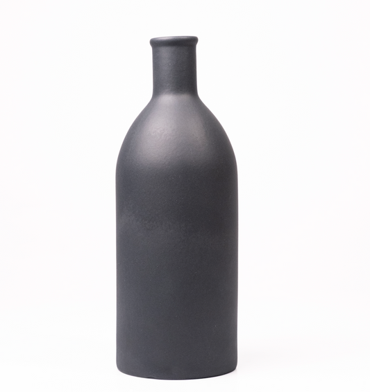 Florero gris oscuro alto